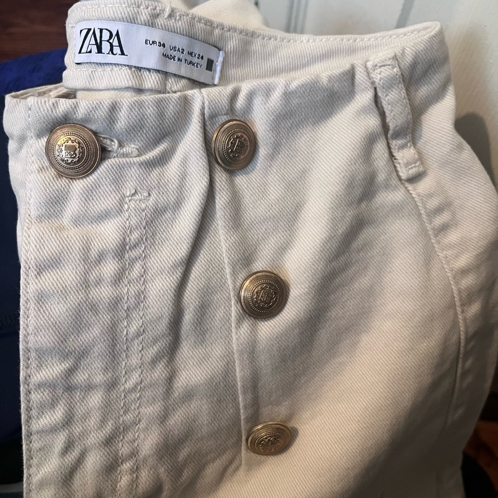ZARA HIGH RISE SHORTS